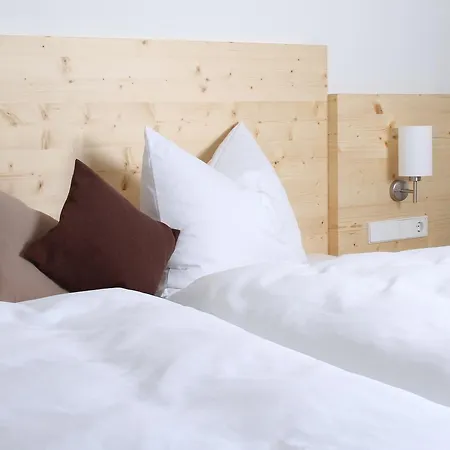 Beim Rinderwirt 호텔 3*